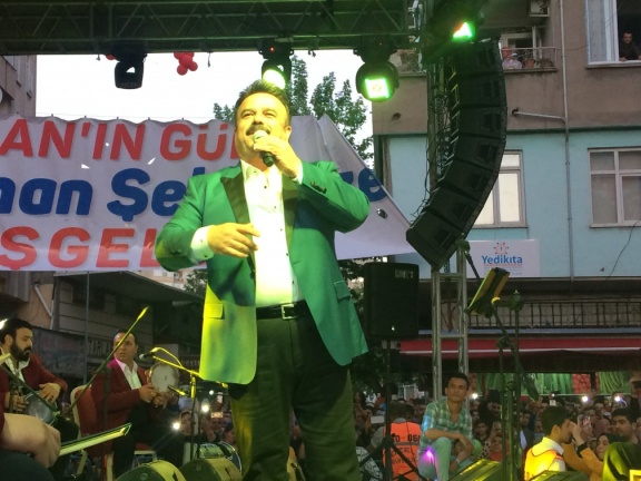 Hasırcıoğlu 5. Yıl Dönümü BÜLENT SERTTAŞ Konseri  (38) zip