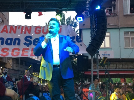 Hasırcıoğlu 5. Yıl Dönümü BÜLENT SERTTAŞ Konseri  (39) zip